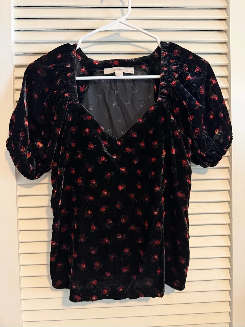 LOFT Black Velvet Puff-Sleeve Rose Print Top